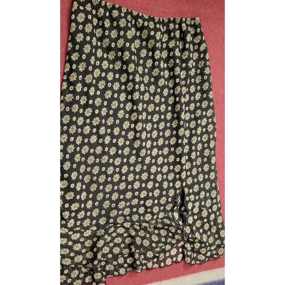 Woman's Avenue Black Floral Dress With Flutter Slit Size 14 / 16